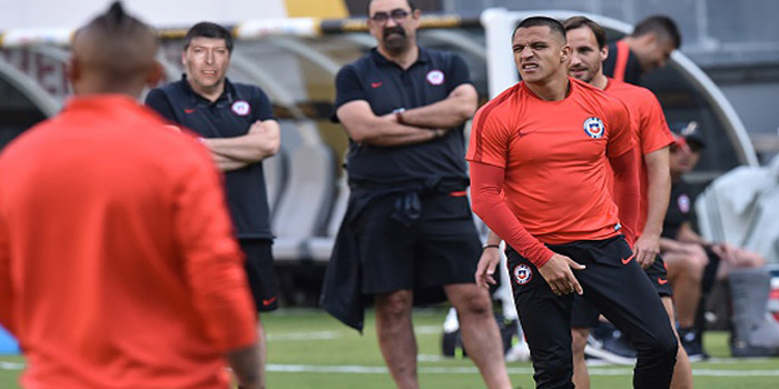 Alexis injury fears allayed as striker trains for Chile