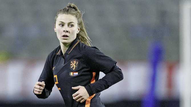 Victoria Pelova could be key to Arsenal WSL title bid after double injury  blow 