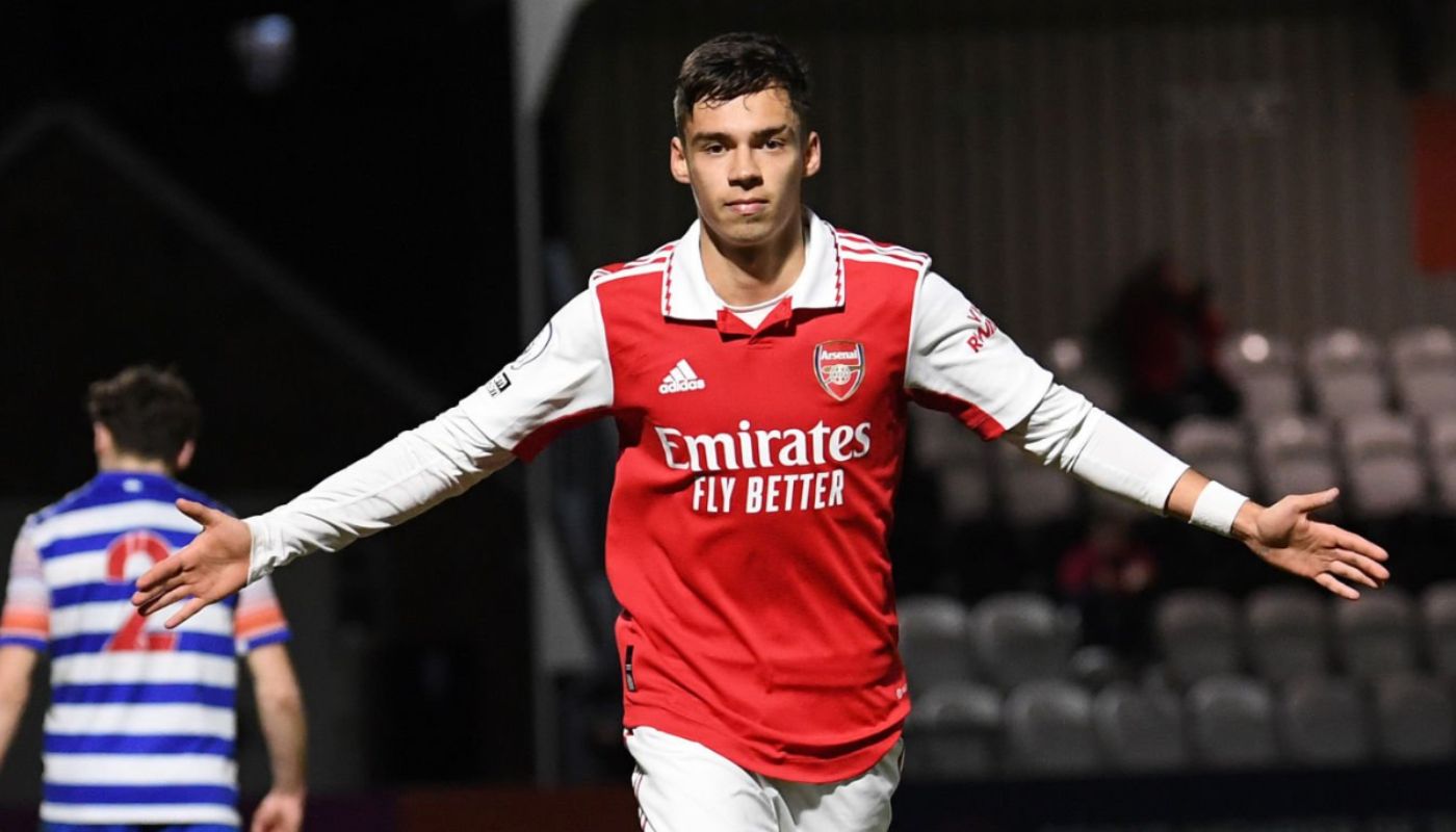 Catalin Cirjan signs professional contract with Arsenal