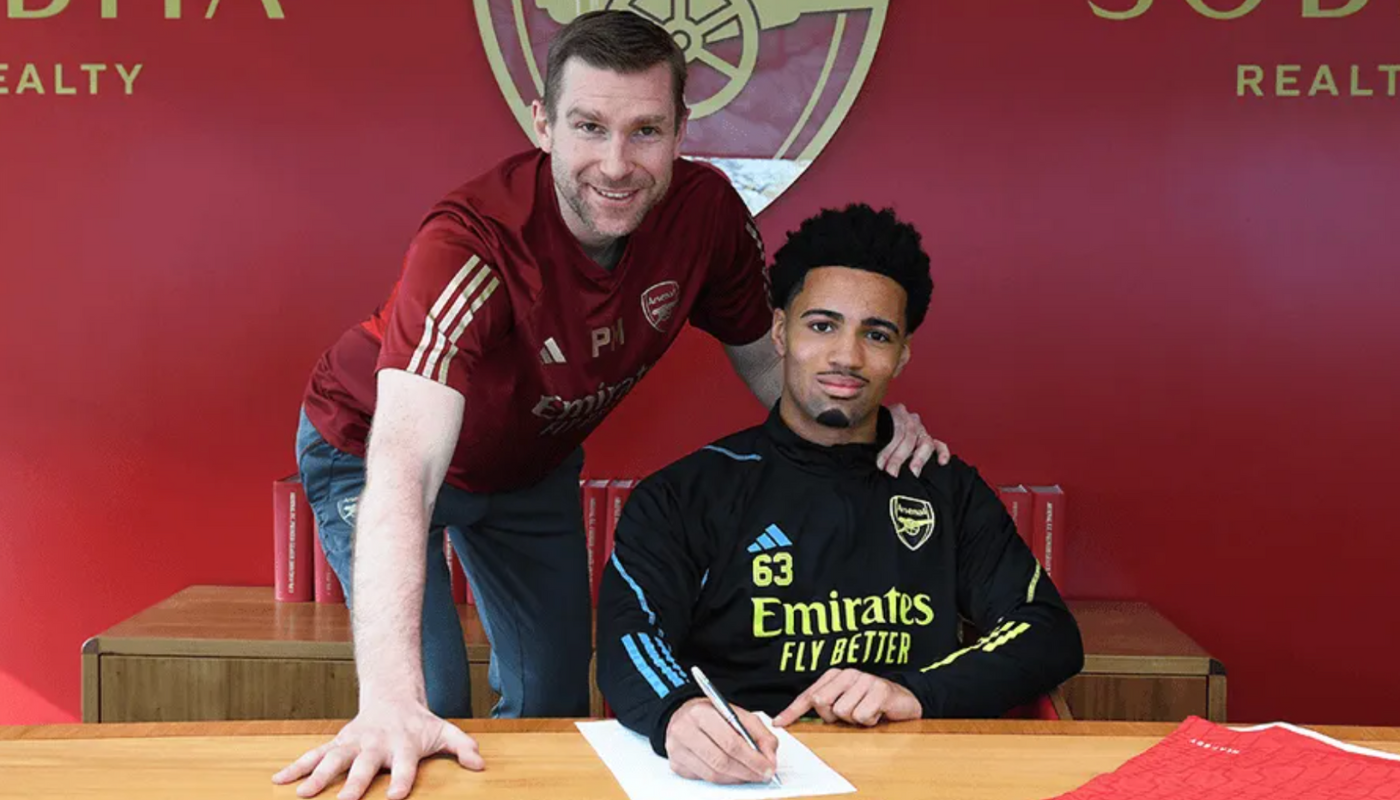 Nwaneri delighted to sign first pro contract at Arsenal